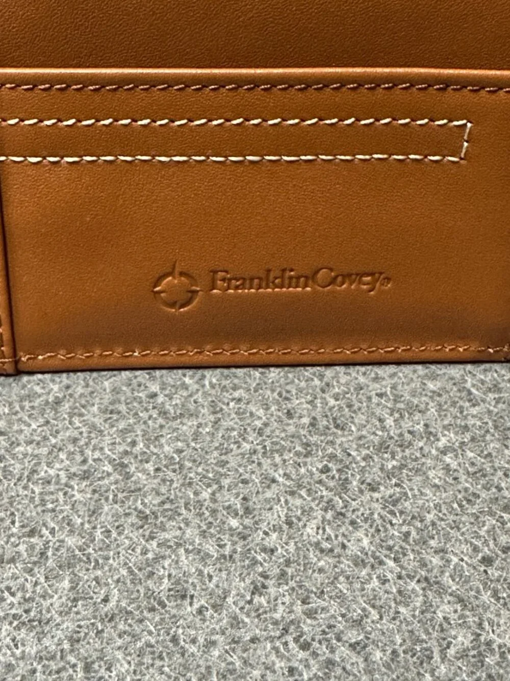 Franklin Covey Ryder Leather Open Binder Tan Colored Horizontal Accent Stitching